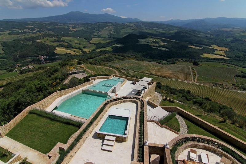 Castello Di Velona, Resort Thermal Spa & Winery Montalcino Exterior photo